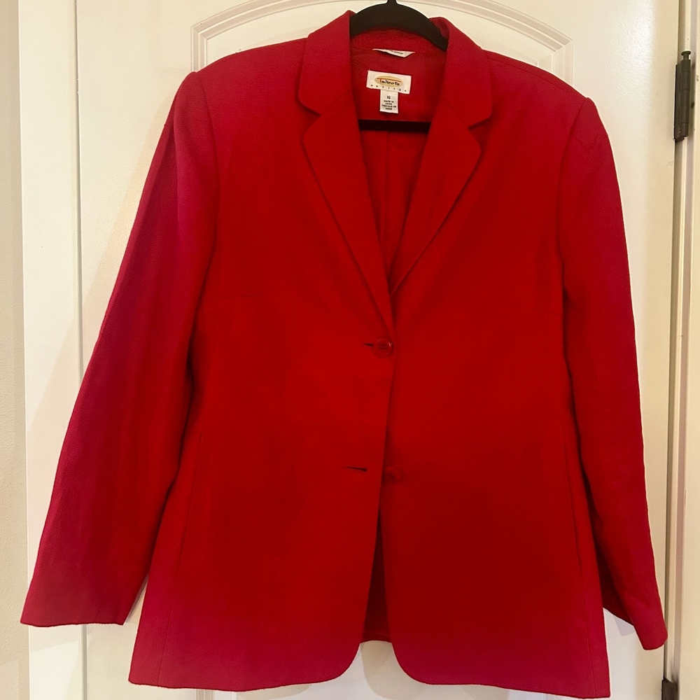 Talbots petites irish linen vibrant red long women's blazer with side pockets.